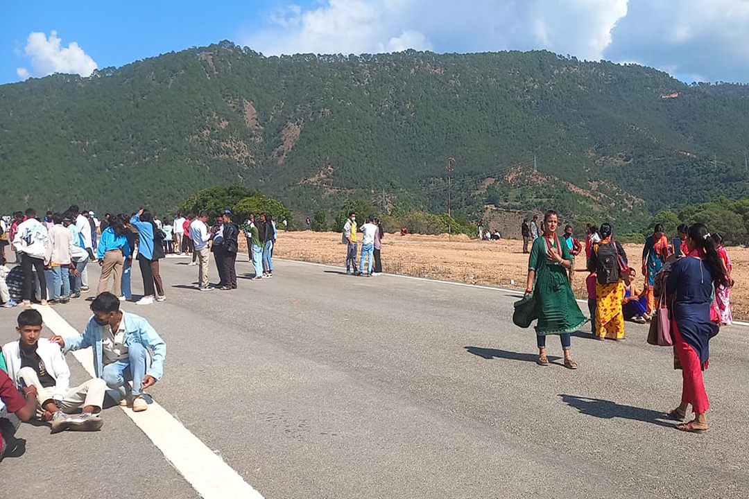 बैतडी विमानस्थल पाटन ‘टिकटक’बनाउने स्पट बन्यो, करोडौंका संरचना प्रयोगविहिन 